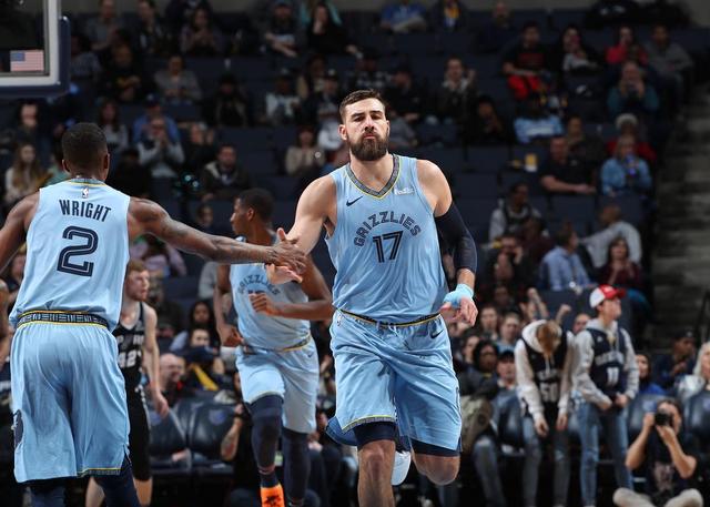  瓦兰丘纳斯篮板统治猛龙禁区压制魔术